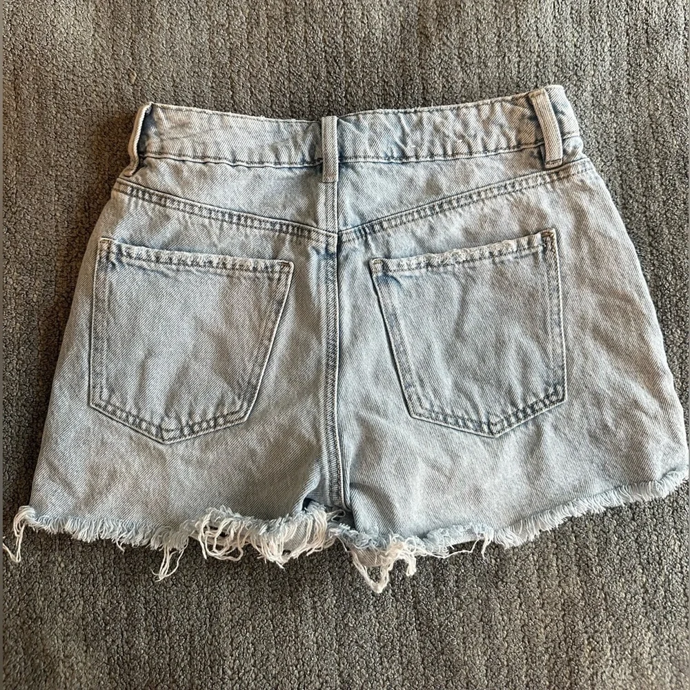 Garage Classic Cut-Off Mom Jean Shorts - Picture 2 of 7